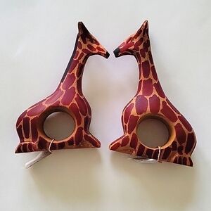 HAND CARVED WOODEN SAFARI ANIMAL NAPKIN HOLDER/ NAPKIN RING - Vintage